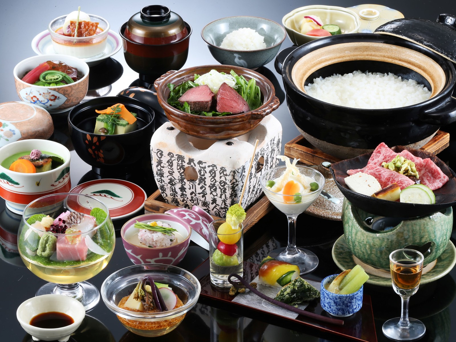 紗々羅 ■温泉ひとり旅■☆夜景が綺麗な紗々羅館で贅沢ステイ♪お部屋食♪＜色浴衣付＞☆