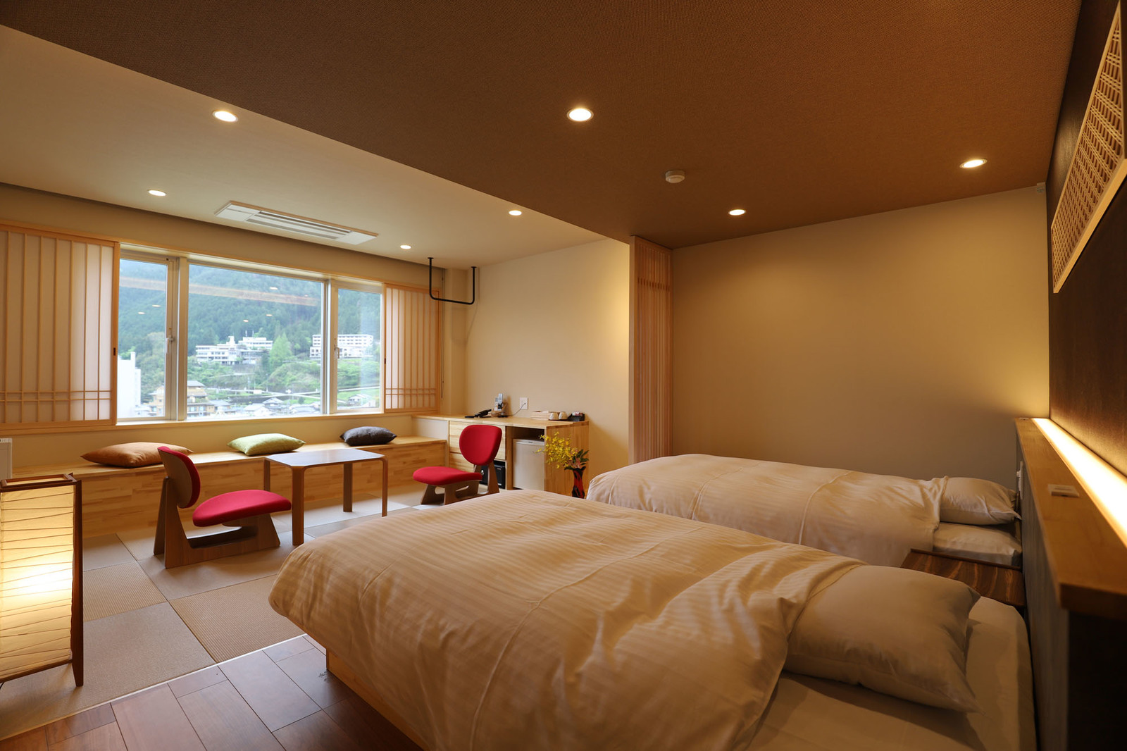 下呂温泉　山形屋 陶川閣7階和洋室（窓側）