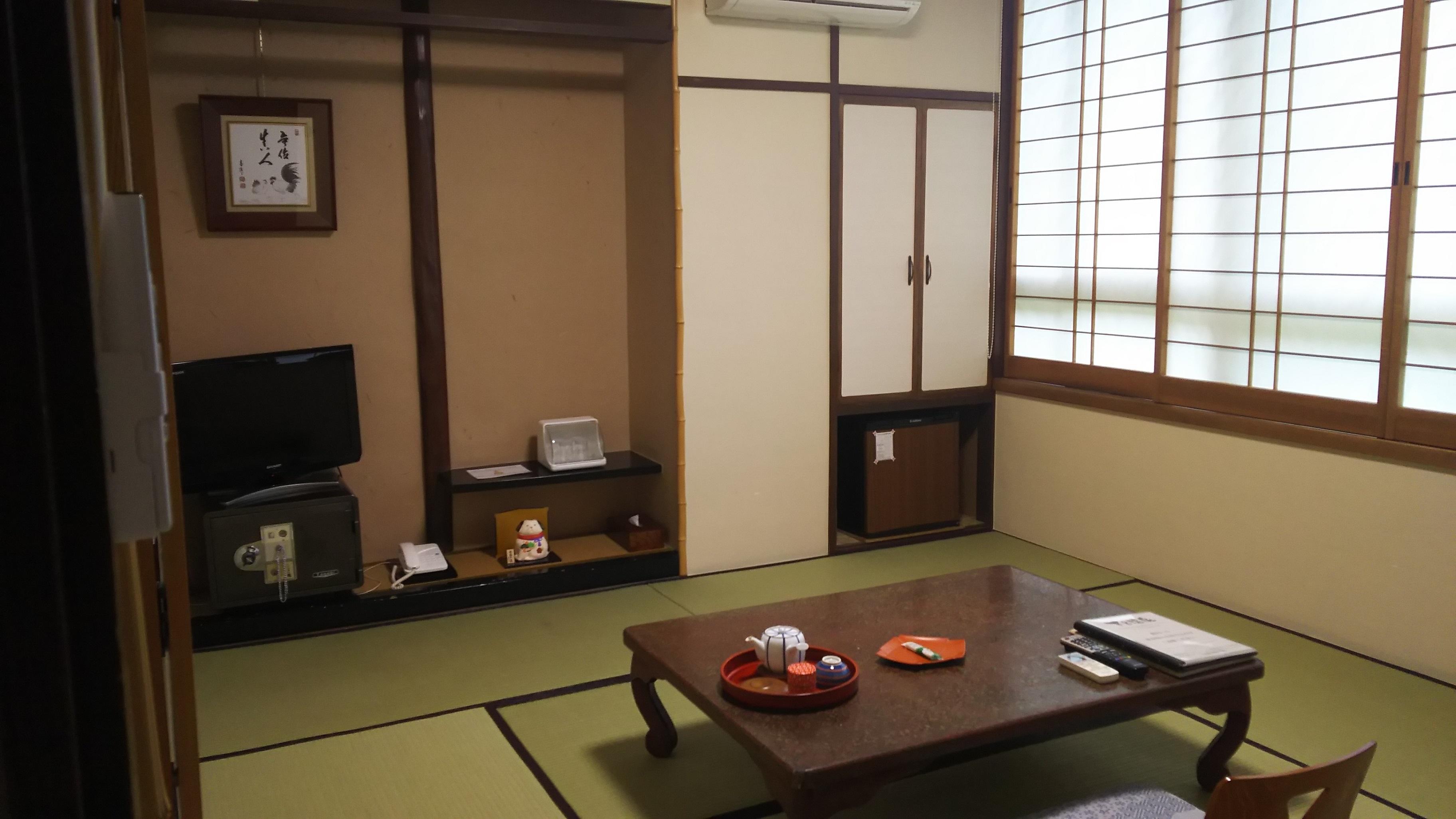 睦 館 【一泊朝食付・一人旅自由行】8畳和室・下呂温泉で自由行動一人旅♪