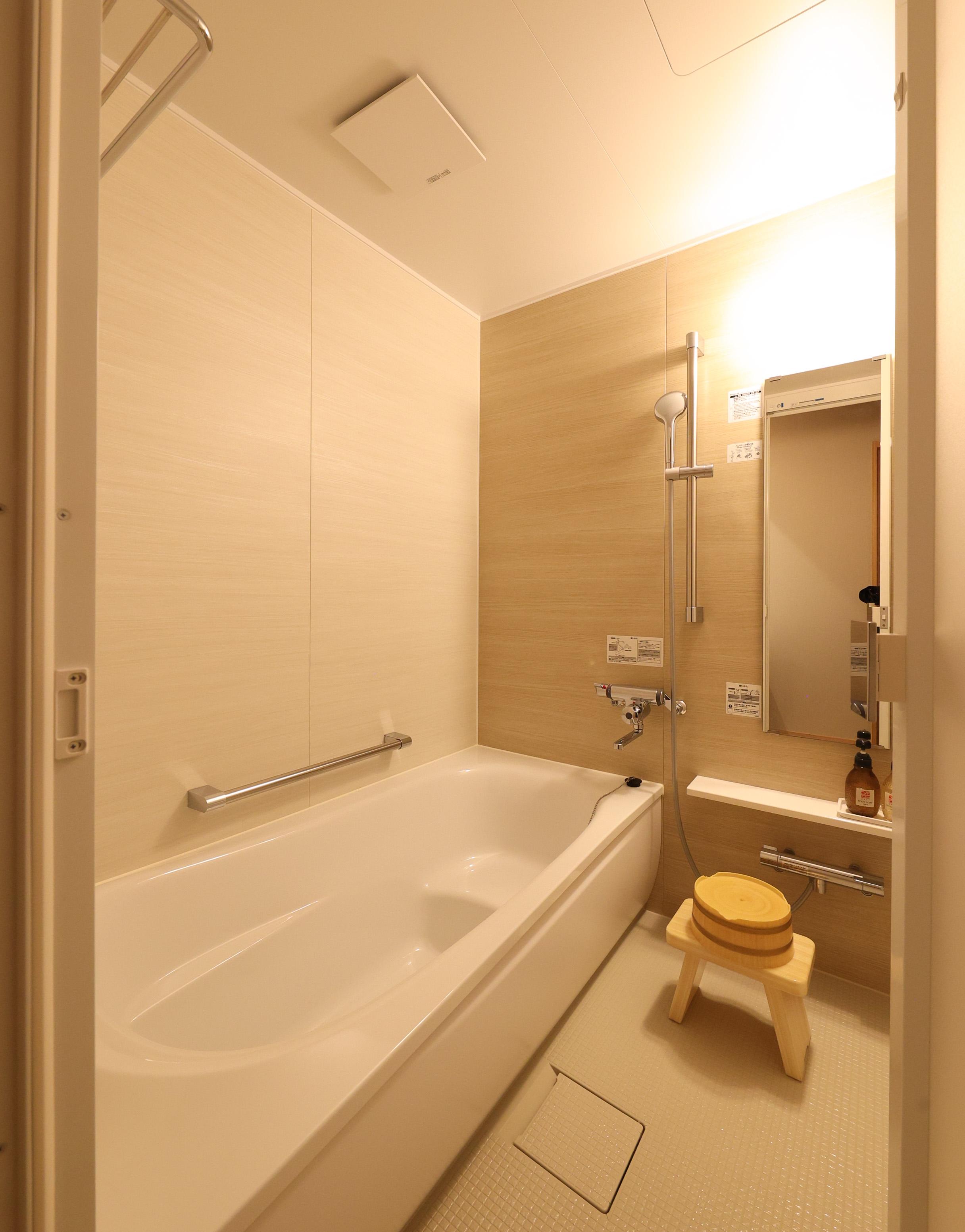 睦 館 和洋室のバスルーム