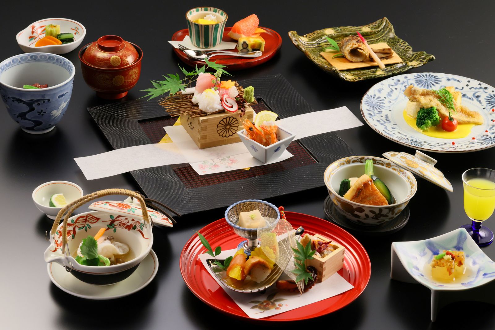 湯回廊　菊屋 【オイングループ従業員特別プラン】～時を旅する湯宿～月替わり会席に舌鼓み～