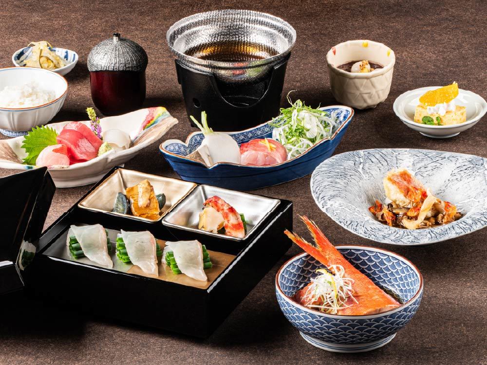 リゾーピア熱海 【直前割】【お食事は前半席】《2食付き》～藍波～熱海を代表する3種類のメインを楽しめる新たなコース