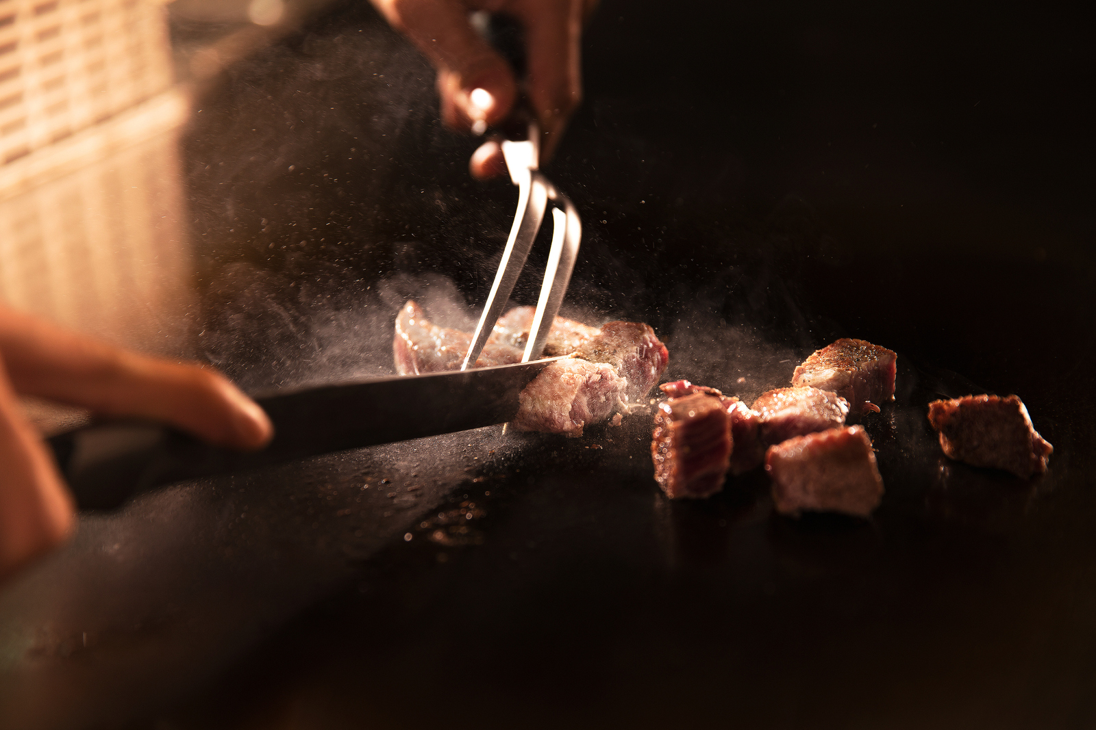 リゾーピア熱海 【5月・6月の月火限定】ライブキッチンで焼きたて！牛ロース肉ステーキが食べ放題♪《2食付き》