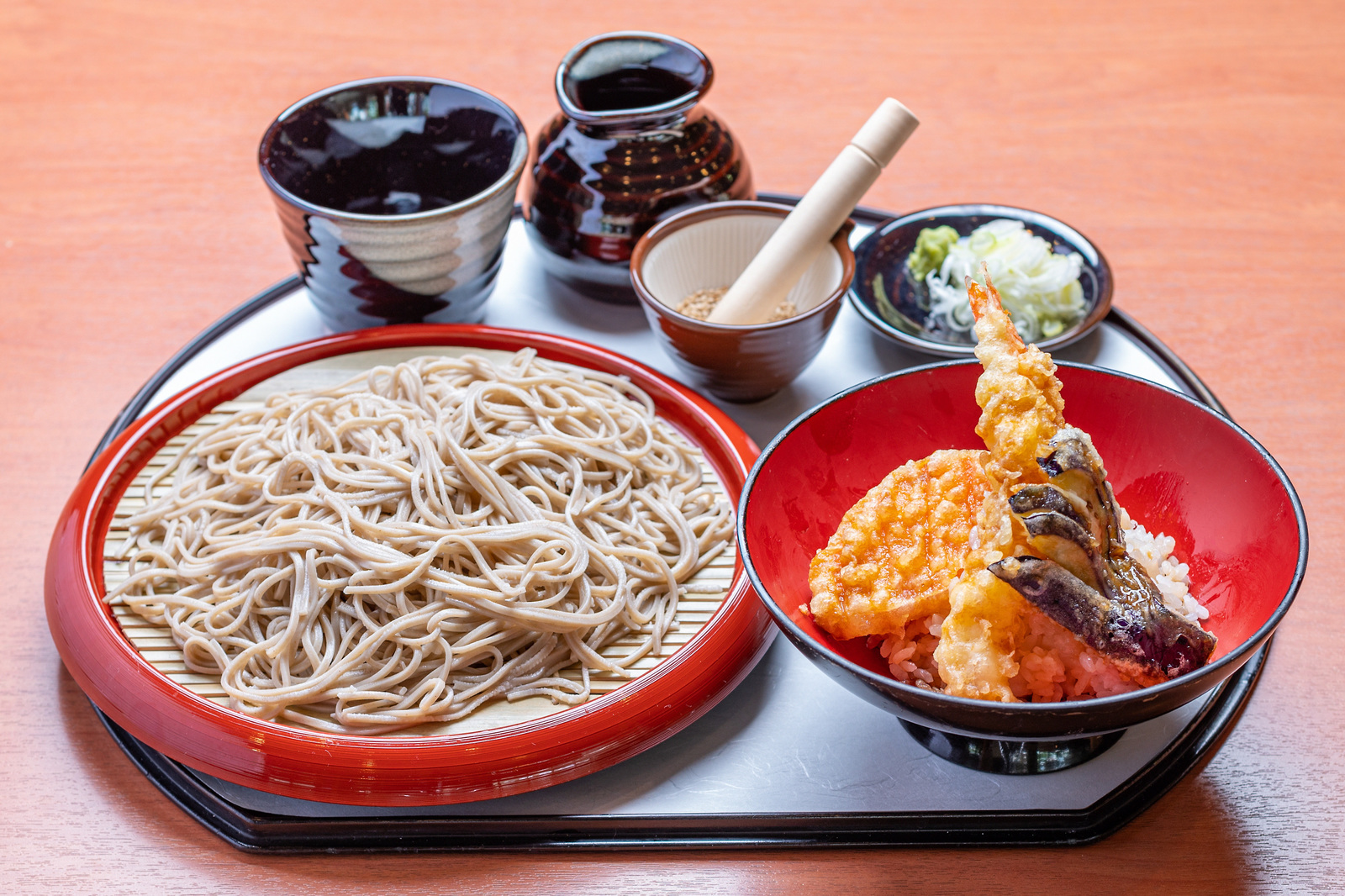 ニューウェルシティ湯河原 【ブランド品種「常陸秋そば」＋天ぷら昼食付き】夕食は当館一番人気の四季コース♪　(1泊3食付)