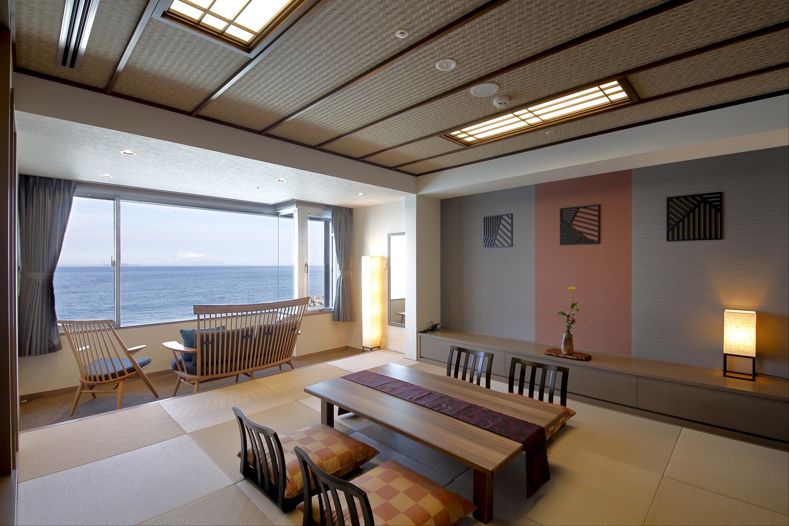 ホテルニューさがみや 和室の趣を残しつつ、居心地の良さに重点を置いたお部屋です。