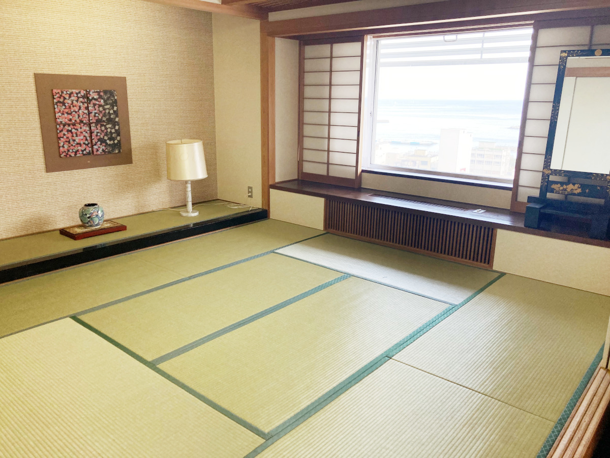 熱海ニューフジヤホテル 角部屋・海側和室10畳＋リビング一例