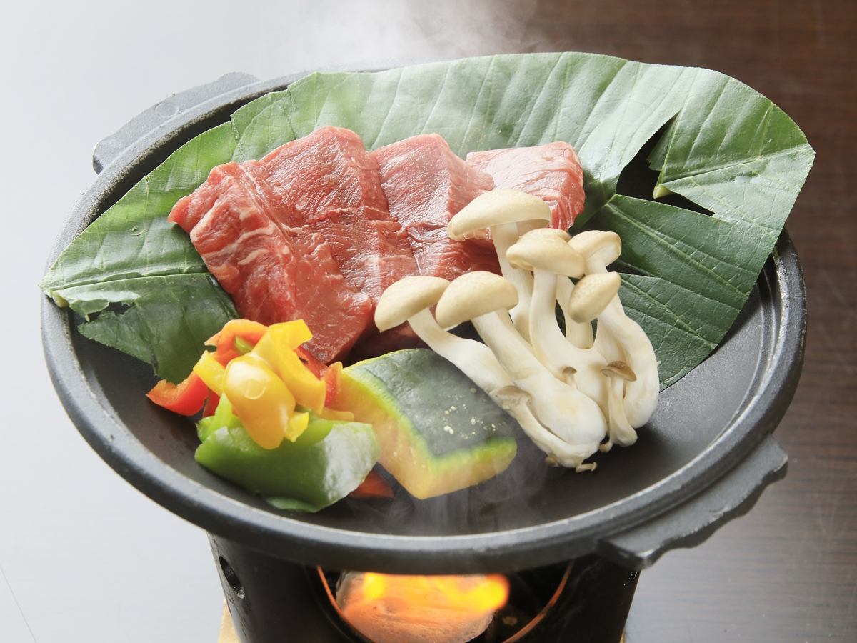 ゆるり西伊豆 【特選】国産牛or鮑の陶板焼きが選べる当館人気コースを満喫＜■特選コース＞