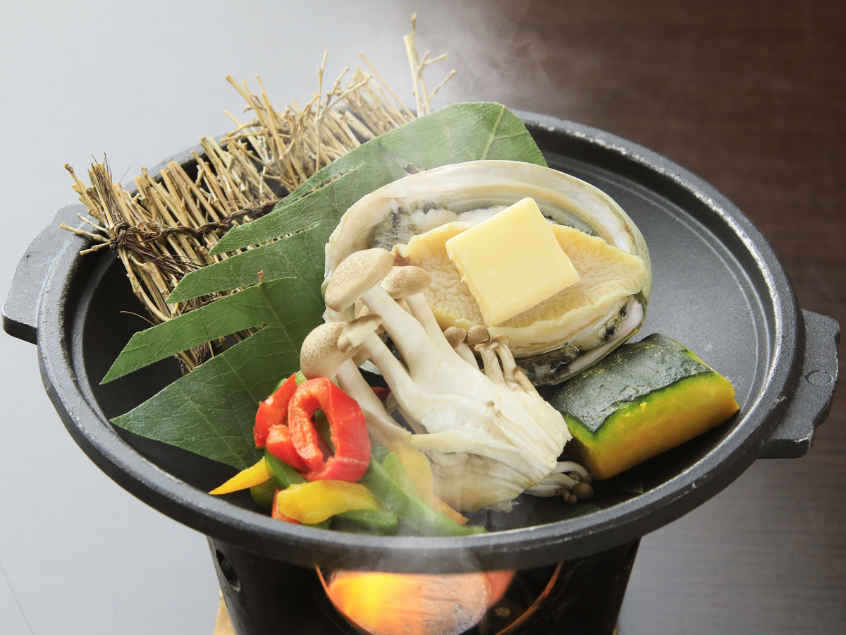 ゆるり西伊豆 【特選】国産牛or鮑の陶板焼きが選べる当館人気コースを満喫＜■特選コース＞