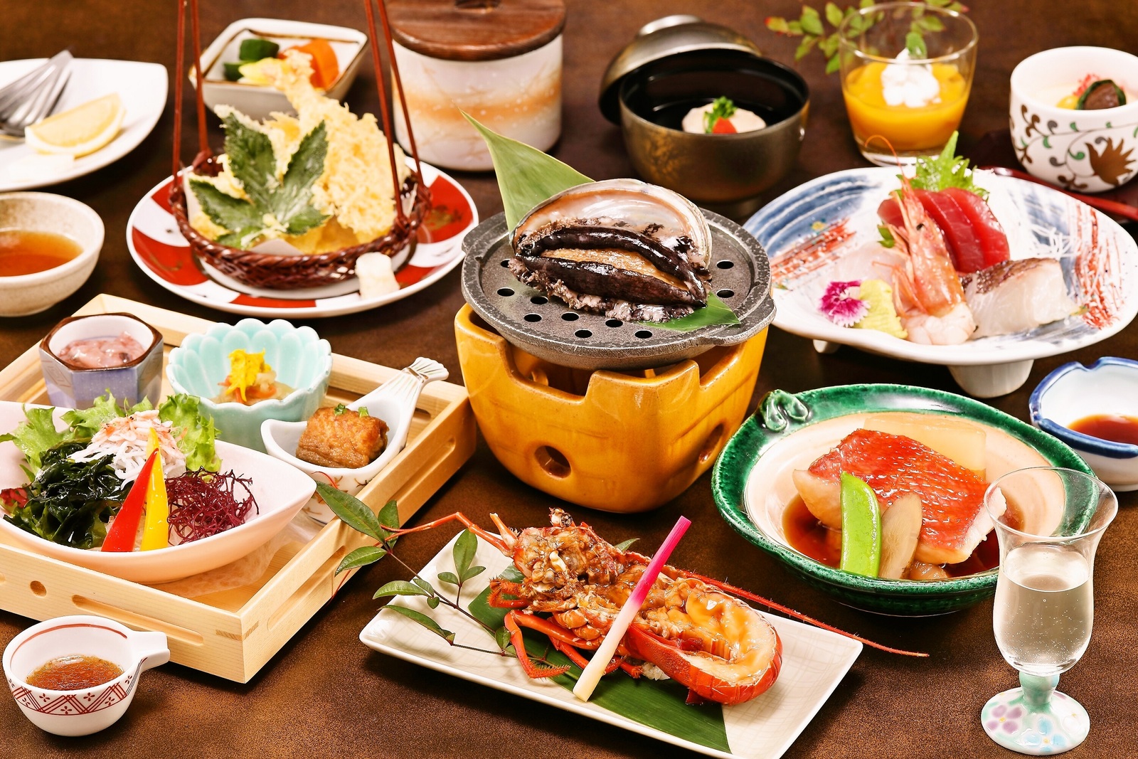 ホテル伊豆急 大人気！【伊勢海老・鮑・金目鯛】三大味覚満喫プラン★朝食はバイキングスタイル♪