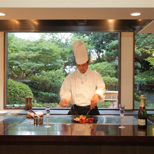 伊東小涌園 【鉄板焼きステーキ】徒歩2分の地元有名店で頂くご夕食＆かけ流しの温泉も満喫