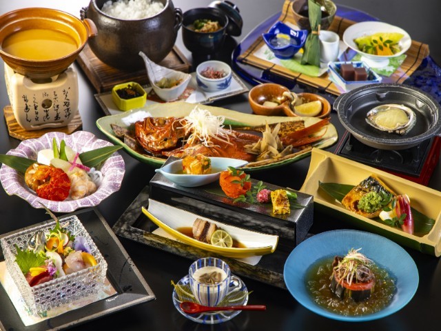伊東小涌園 最上級◆特選会席　◆自慢の金目鯛姿煮◆朝食はお食事処で和定食