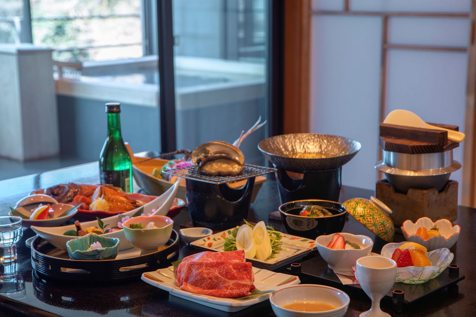 坂聖・玉樟園 【お部屋食】鮑の踊り焼き・金目鯛の煮付け・季節の地魚刺身｜貸切露天風呂無料 <子供受入可>
