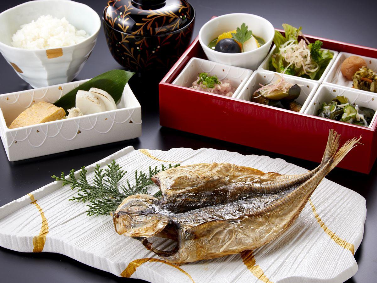 ホテル ニューアカオ 【花火】【洋食】食事は17時　厳選食材を使用したフレンチコース。全室オーシャンビュー