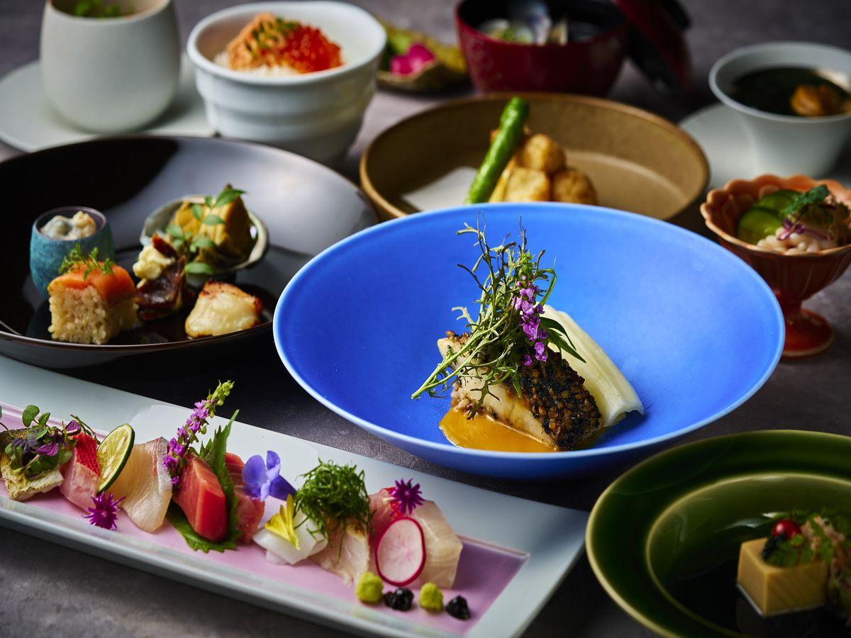 ホテル ニューアカオ 【デラックス／和食】近海鮮魚など旬の和食コース。全室オーシャンビュー