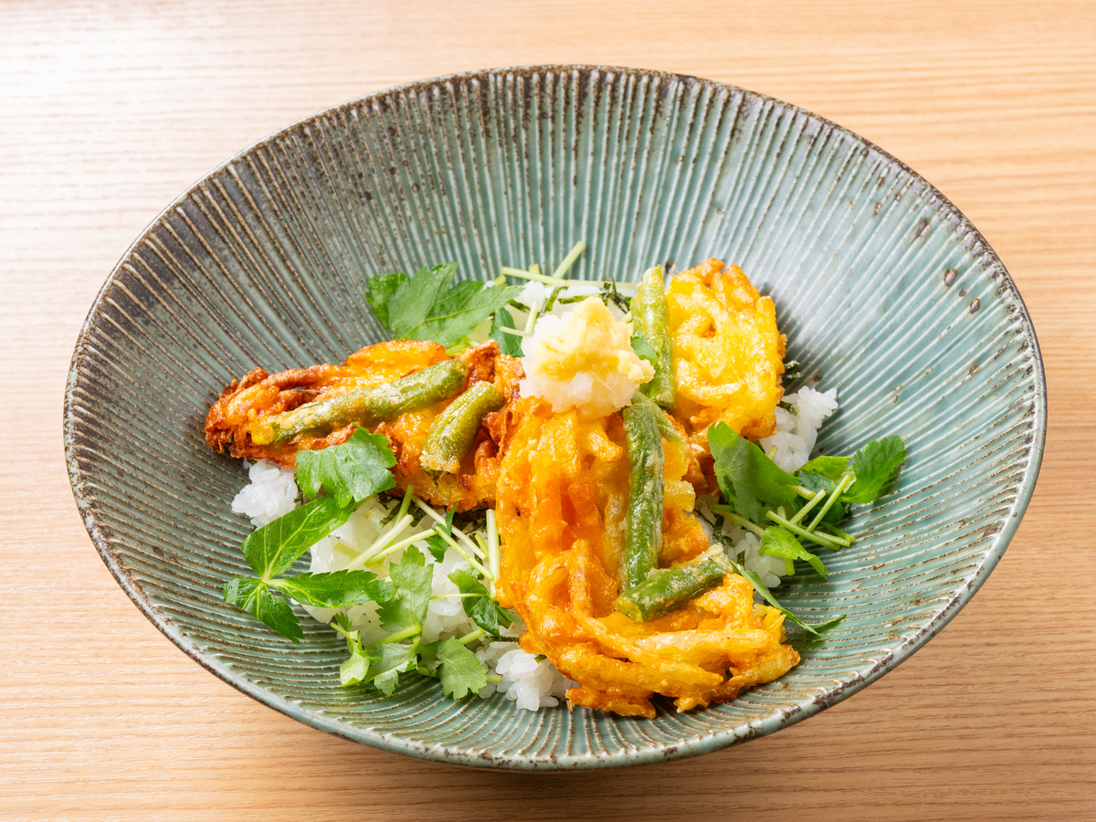 アパホテル〈静岡駅北〉 【朝食付き】月替わりの2種類から選べる定食！静岡駅から徒歩5分☆