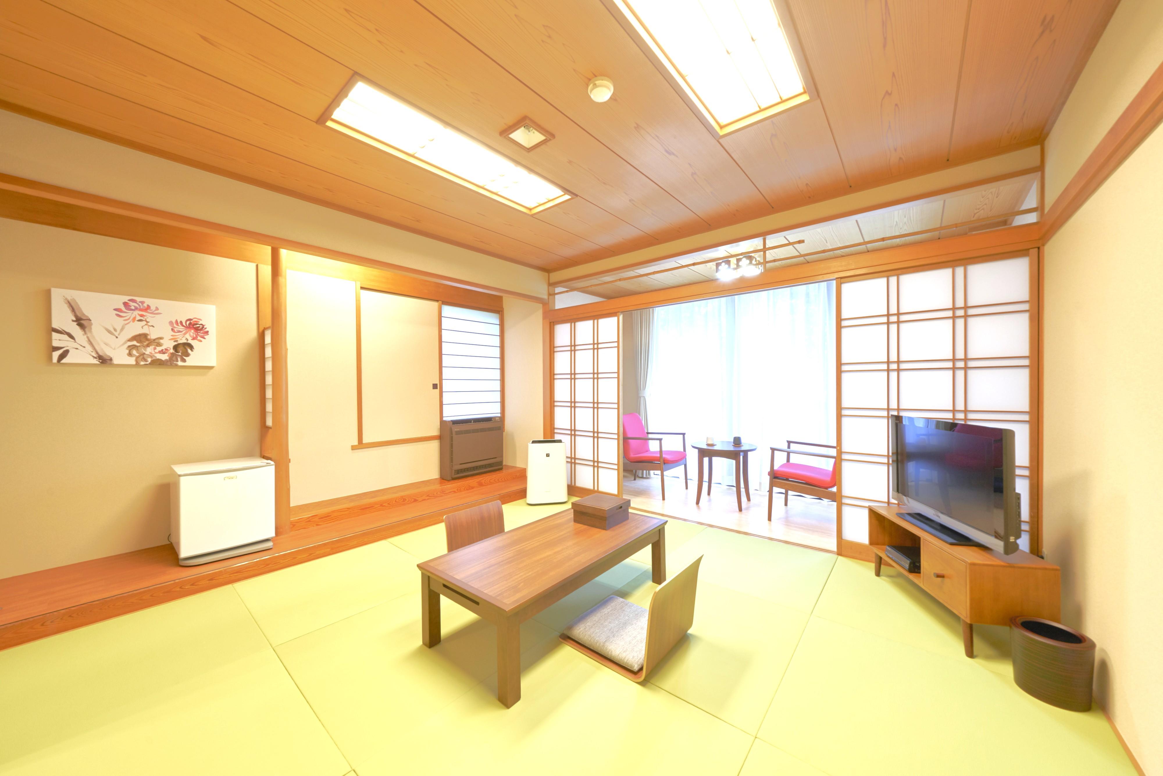 リブマックスリゾート伊豆高原ANNEX 【和美麗2階】天気と部屋により相模灘の大島・利島・新島を眺められる景観の良い客室