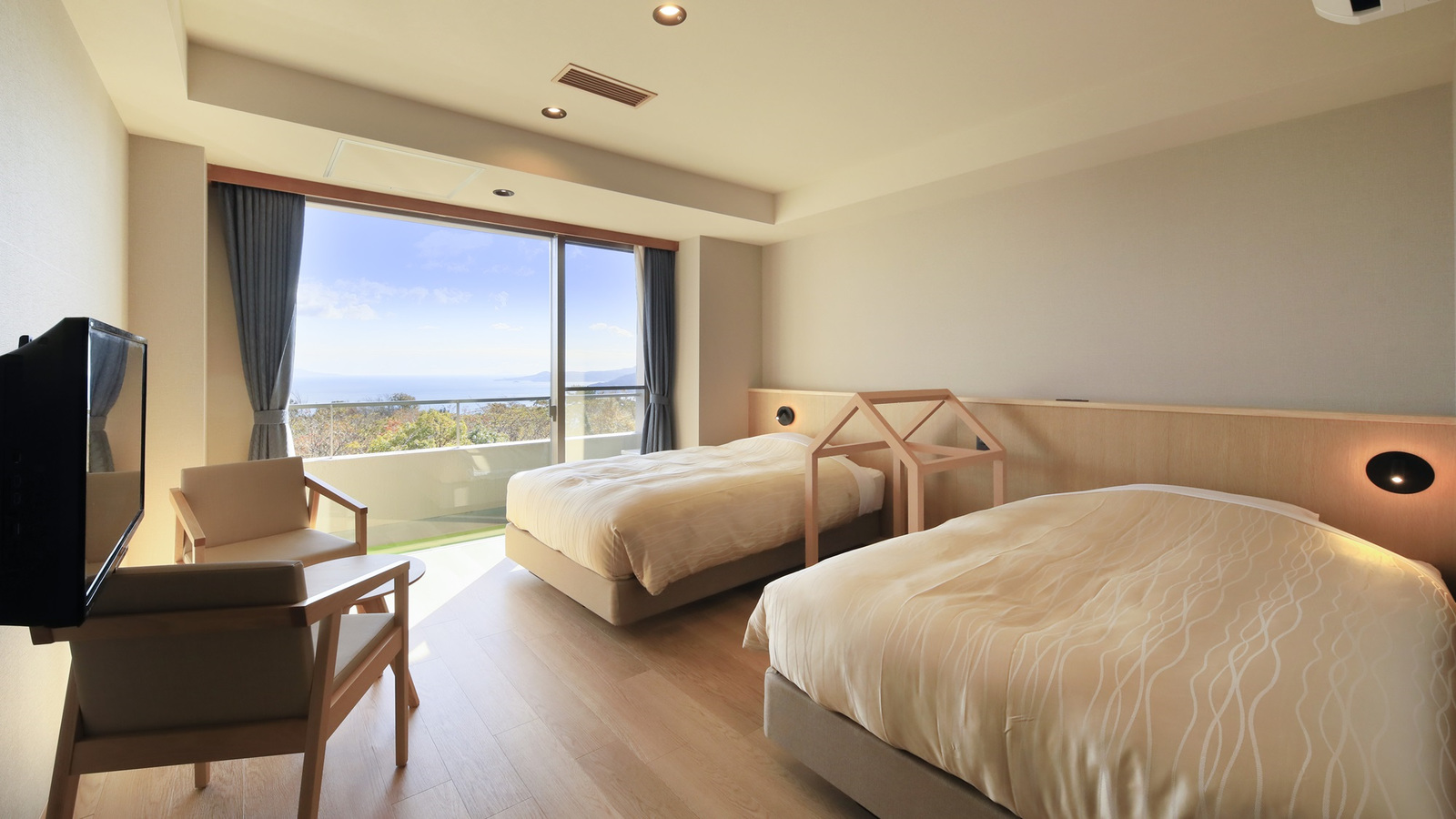 ゆるり熱海withDOGS 【洋室ツイン限定】わんこ笑顔のご褒美ステイ～選べる愛犬おやつ特典付き～＜★基本鍋会席＞