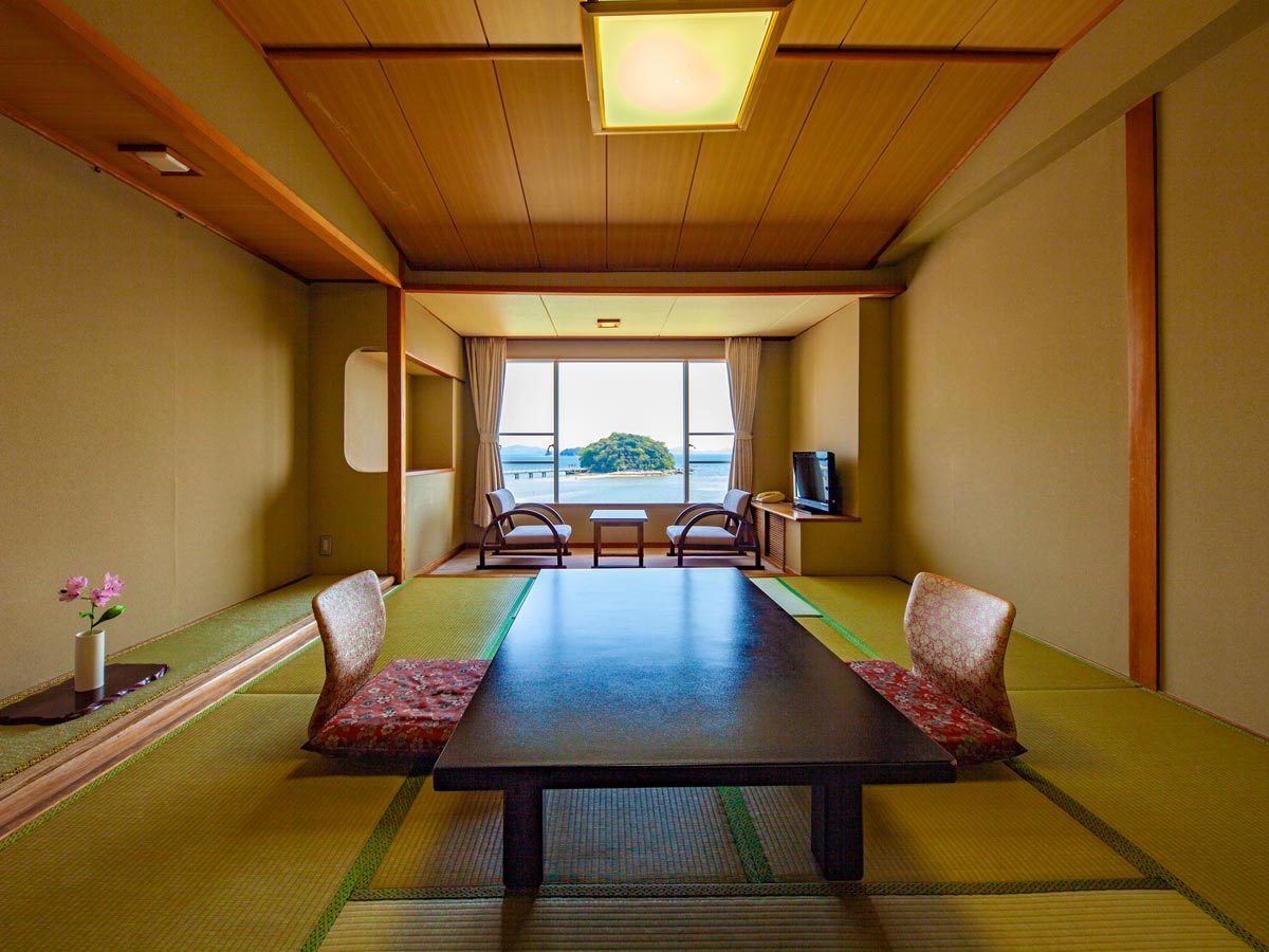 ホテル竹島 ～リーズナブル和室１０畳～　写真は５階以上の例ですが、...