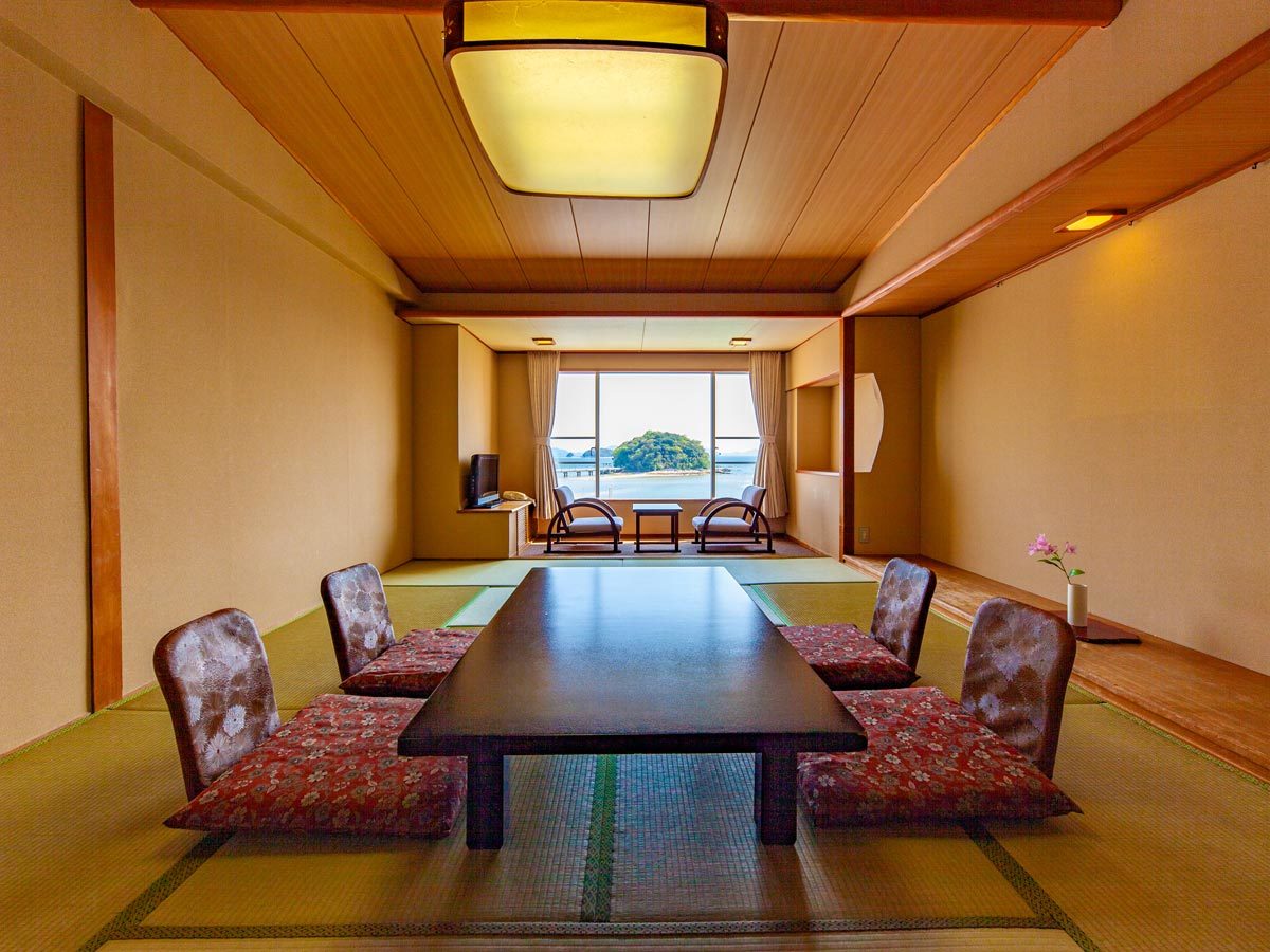 ホテル竹島 ～スタンダード　１２畳和室～　写真は５階以上の一例、２...
