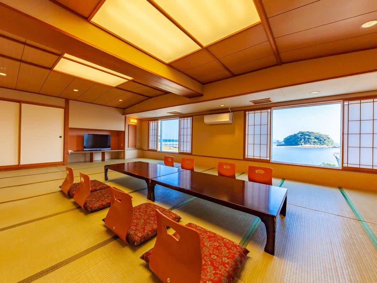 ホテル竹島 ～大部屋　２４畳和室～　最大１２名、利用希望時はお電話...
