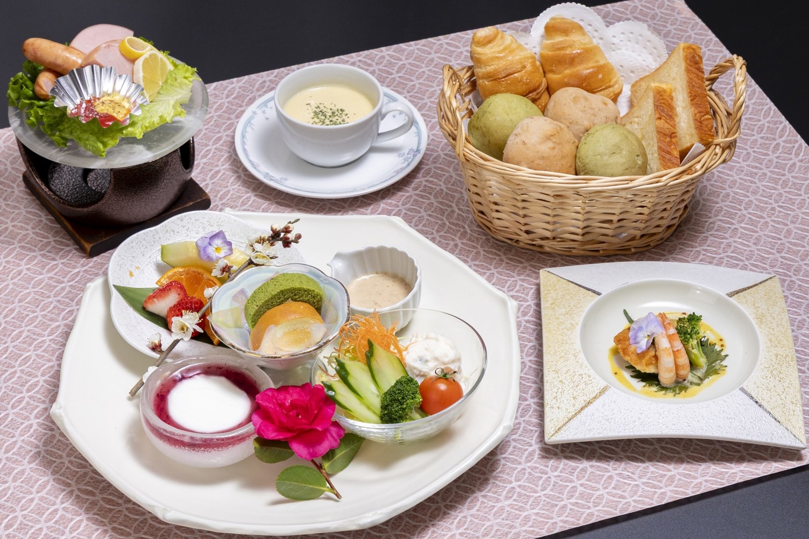 ホテル明山荘 ◆プレミアム◆個室食事処「旬撰ダイニング乙姫」で選べるお料理＆ハイグレード客室