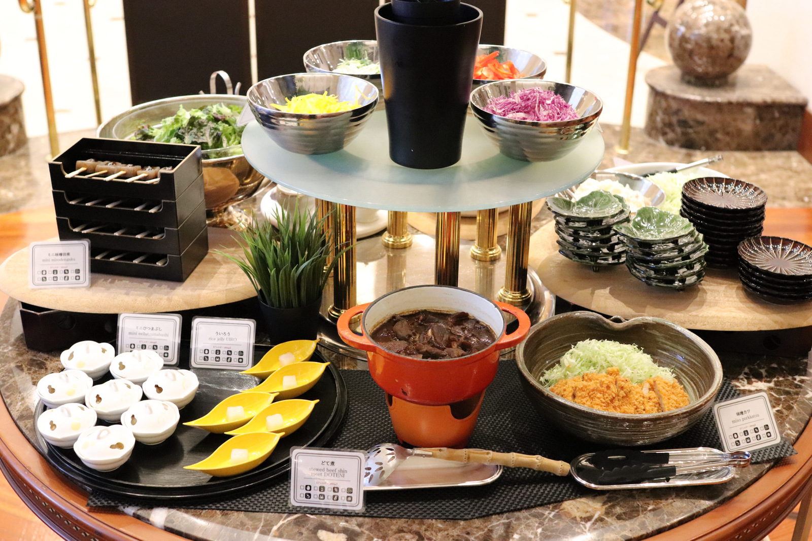 KOKO HOTEL 名古屋栄 ＜50品目以上＞種類豊富なブッフェをホテルで / 朝食付き