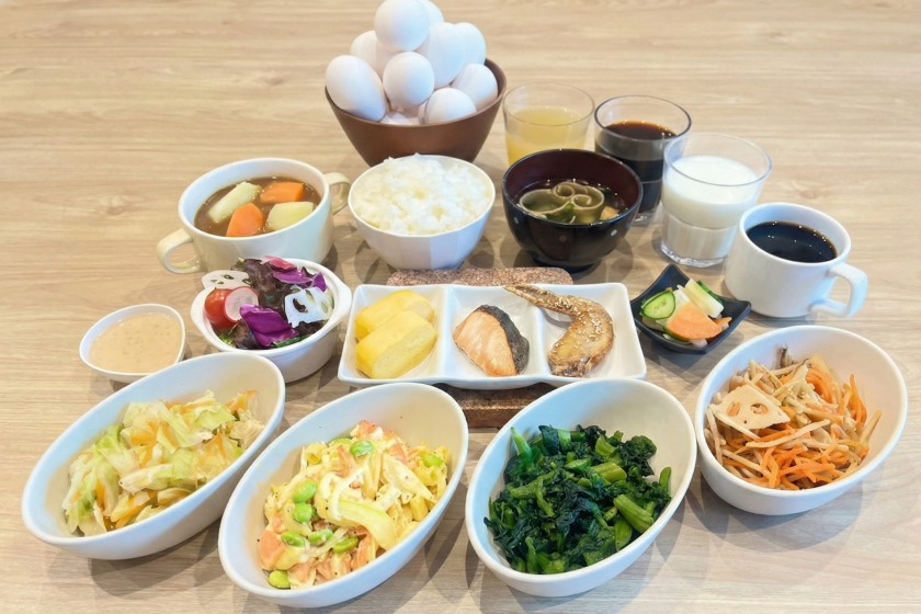 変なホテルプレミア名古屋 伏見駅前 【イケメンゴリラ　シャバーニルーム】非売品マグカップ＆アイマスク＆東山動植物園の1 日観覧券付き（朝食付き）