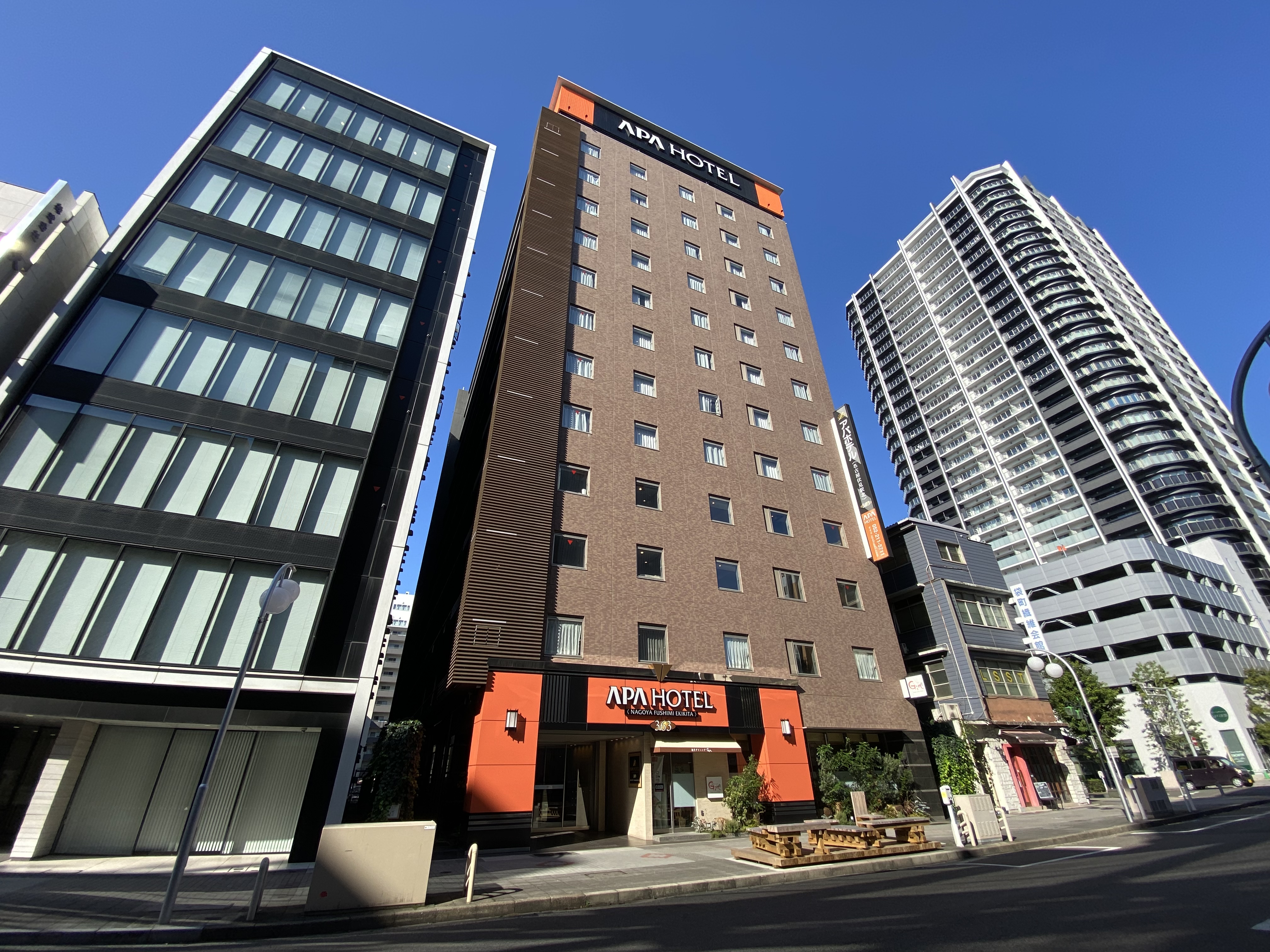 アパホテル〈名古屋伏見駅北〉