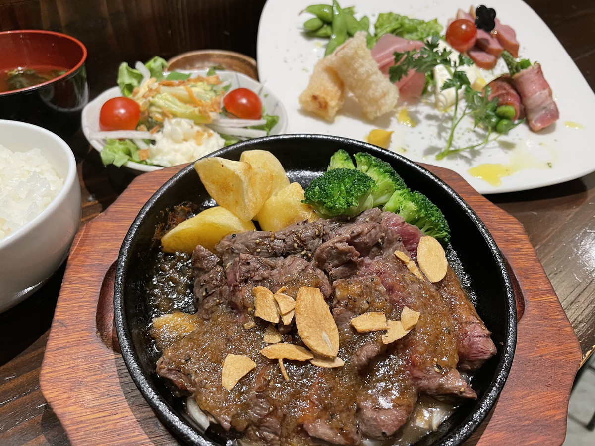 アパホテル〈名古屋丸の内駅前〉 【夕食付き】ハラミステーキがメインの夕食膳