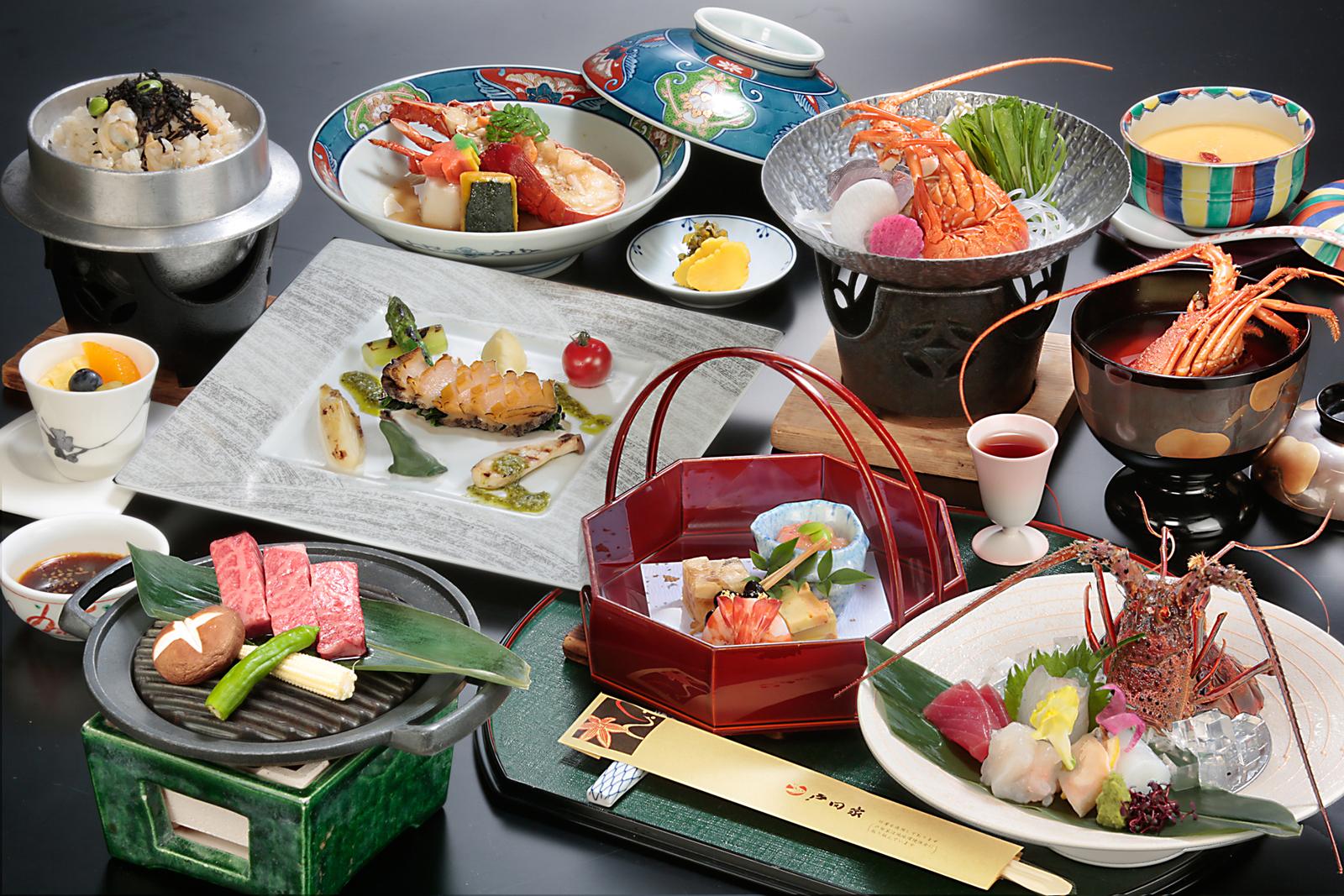 戸田家 《夕食｜お部屋食》海神会席｜絶景の部屋食＆豪華会席で特別なひとときを！温泉村に便利な嬉春亭