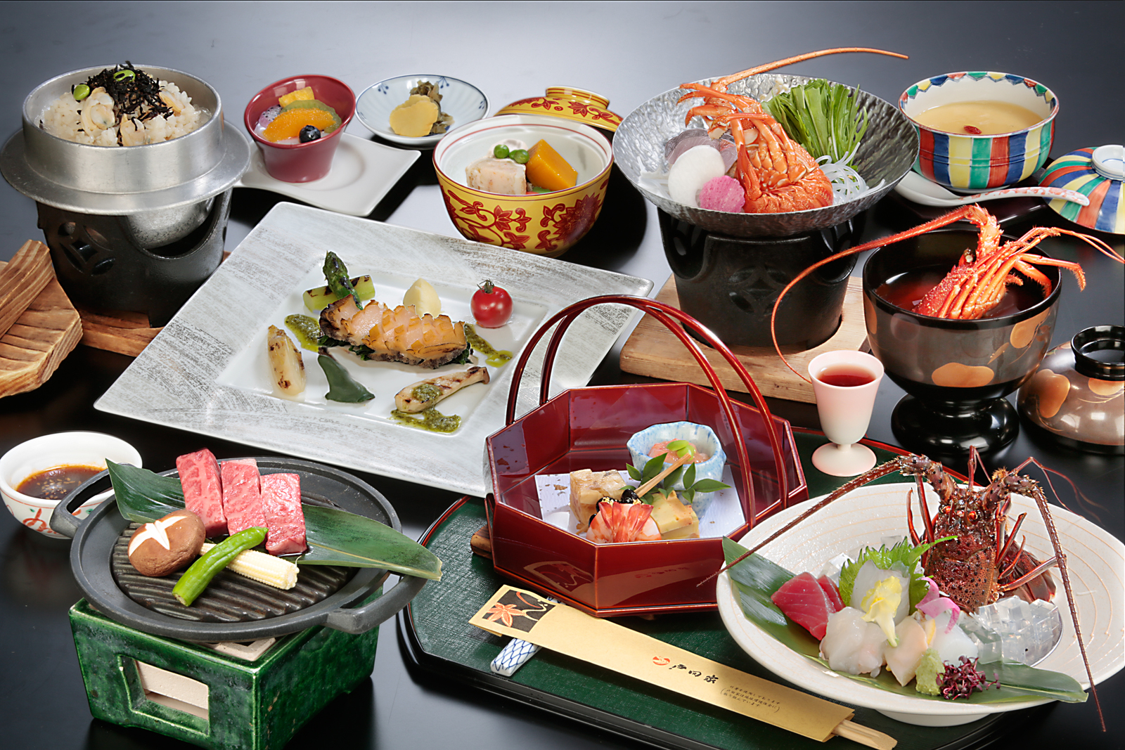 戸田家 《夕食｜お部屋食》伊勢志摩繚乱｜伊勢海老お造り＆鮑１盃＆松阪牛
