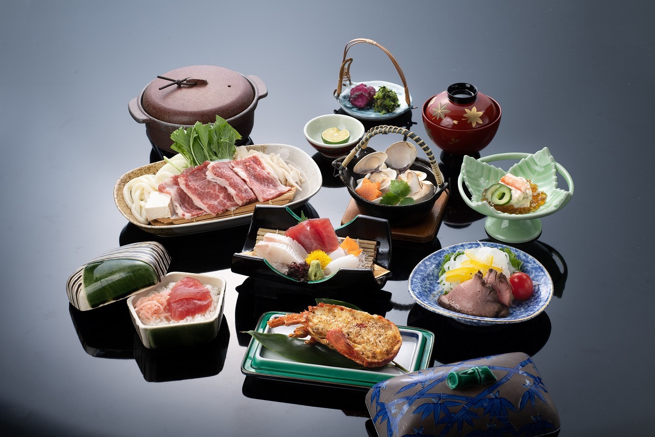扇芳閣 【海の幸会席×ダイニング食】鳥羽湾一望のレストランで、旬のスタンダード会席を