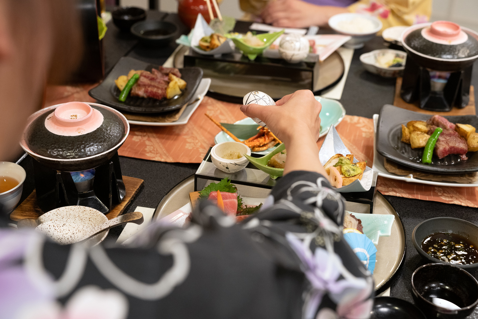 ホテル湯の本 【広間食│最上級みえ会席】◆最上階◆松阪牛ステーキと伊勢海老黄金焼き