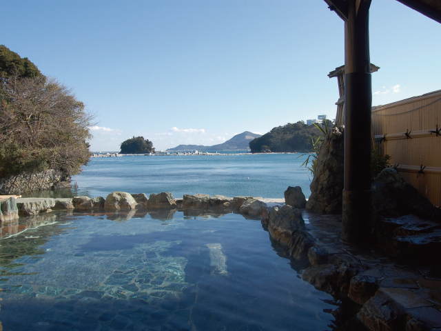 伊勢神宮のお膝元　鳥羽　胡蝶蘭 《厳選☆伊勢海老・鮑・黒毛和牛》伊勢海老・鮑選べる料理法★お部屋で至福の時を