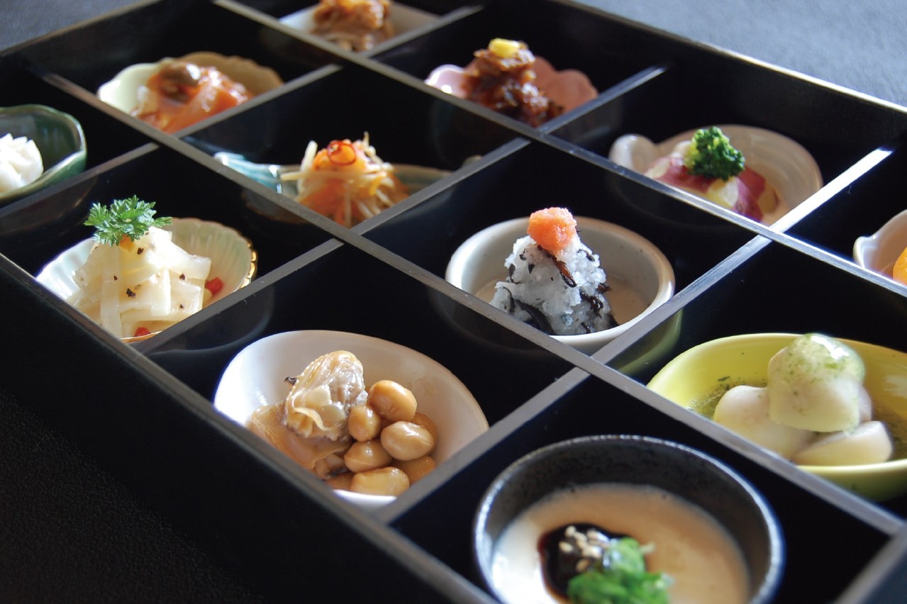 伊勢神宮のお膝元　鳥羽　胡蝶蘭 【伊勢海老/他二種の姿盛と黒毛和牛付★二大味覚創作会席】ご夕食はお部屋食でのんびり愉しむ