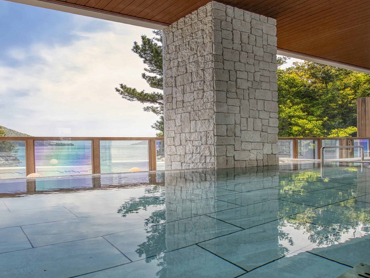 大江戸温泉物語Premium 鳥羽彩朝楽 【特定日】【得旅】思い立ったら温泉旅行♪お日にち限定のお得プラン　1泊2食付基本バイキング