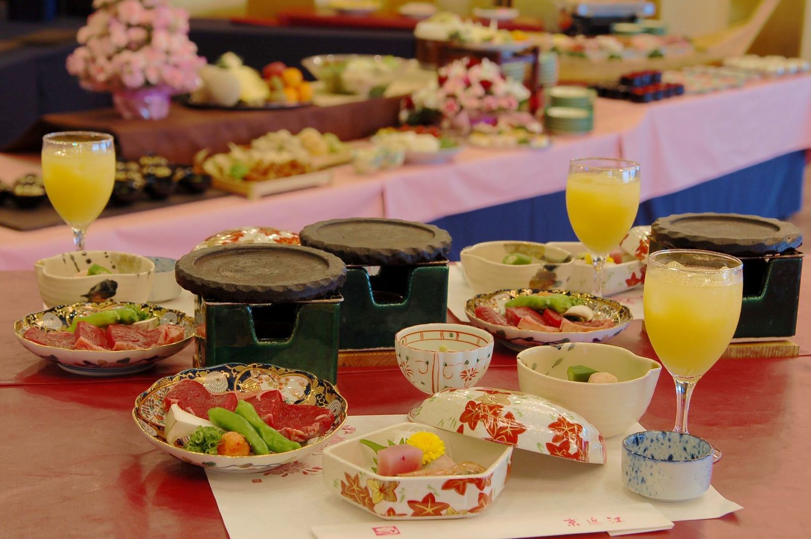 琵琶湖グランドホテル 【グランドホテル　西館】　夏休みファミリープラン　夕食：ハーフバイキング　朝食：バイキング　7/20～8/27
