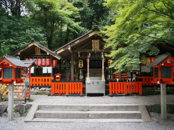 ホテルビナリオ嵯峨嵐山 平安の風情を現在に伝え、源氏物語でも有名な「野宮神社」...