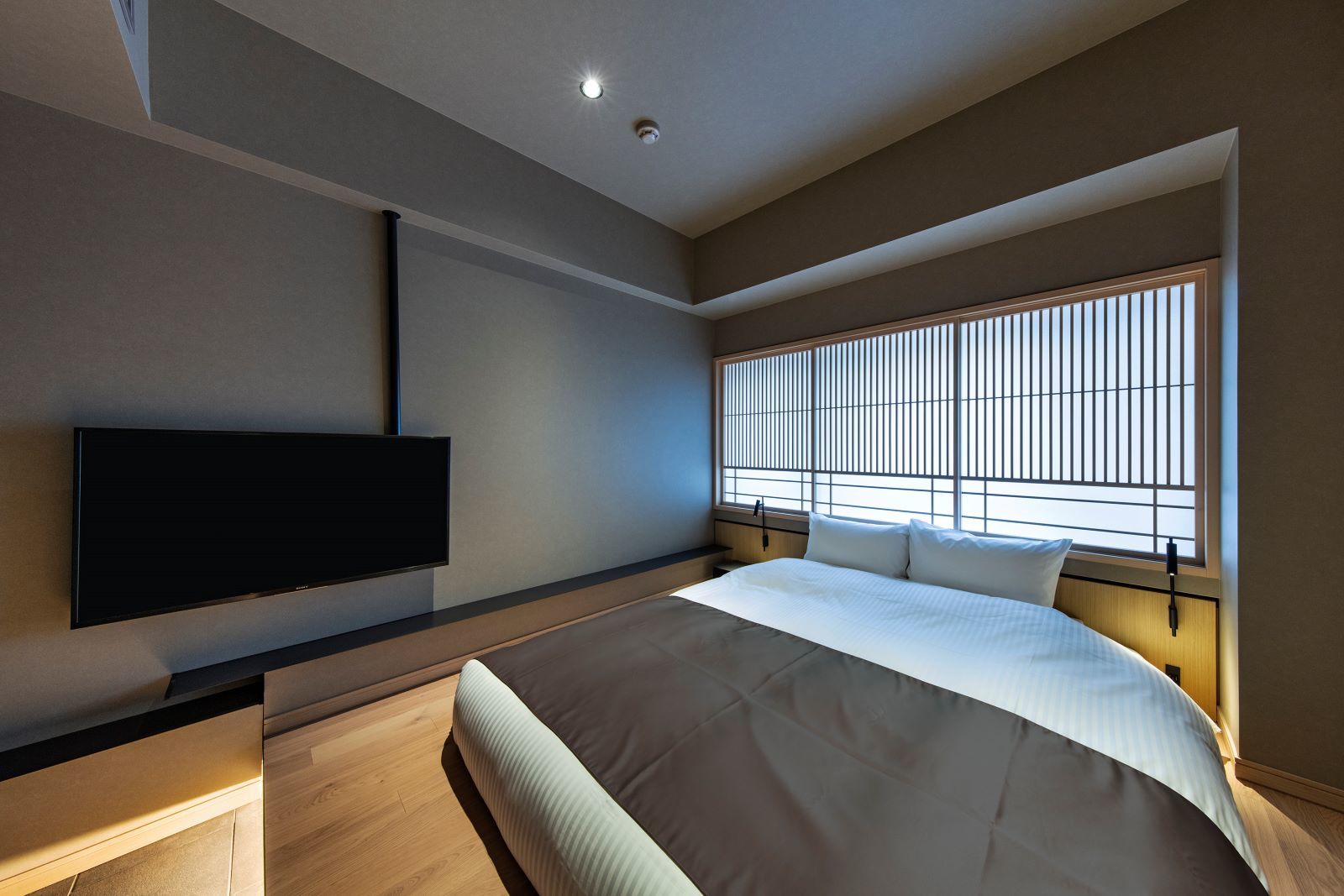 hotel tou nishinotoin kyoto モデレートクイーン　17㎡　 ベッド幅160ｃｍ