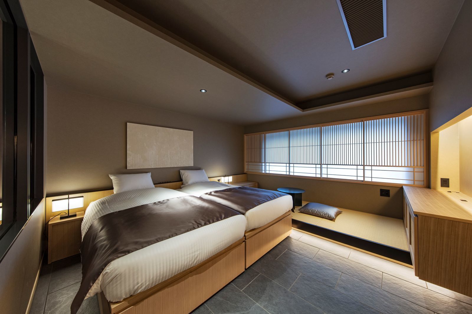 hotel tou nishinotoin kyoto touスーペリアツイン　23㎡　ベッド幅110ｃｍ