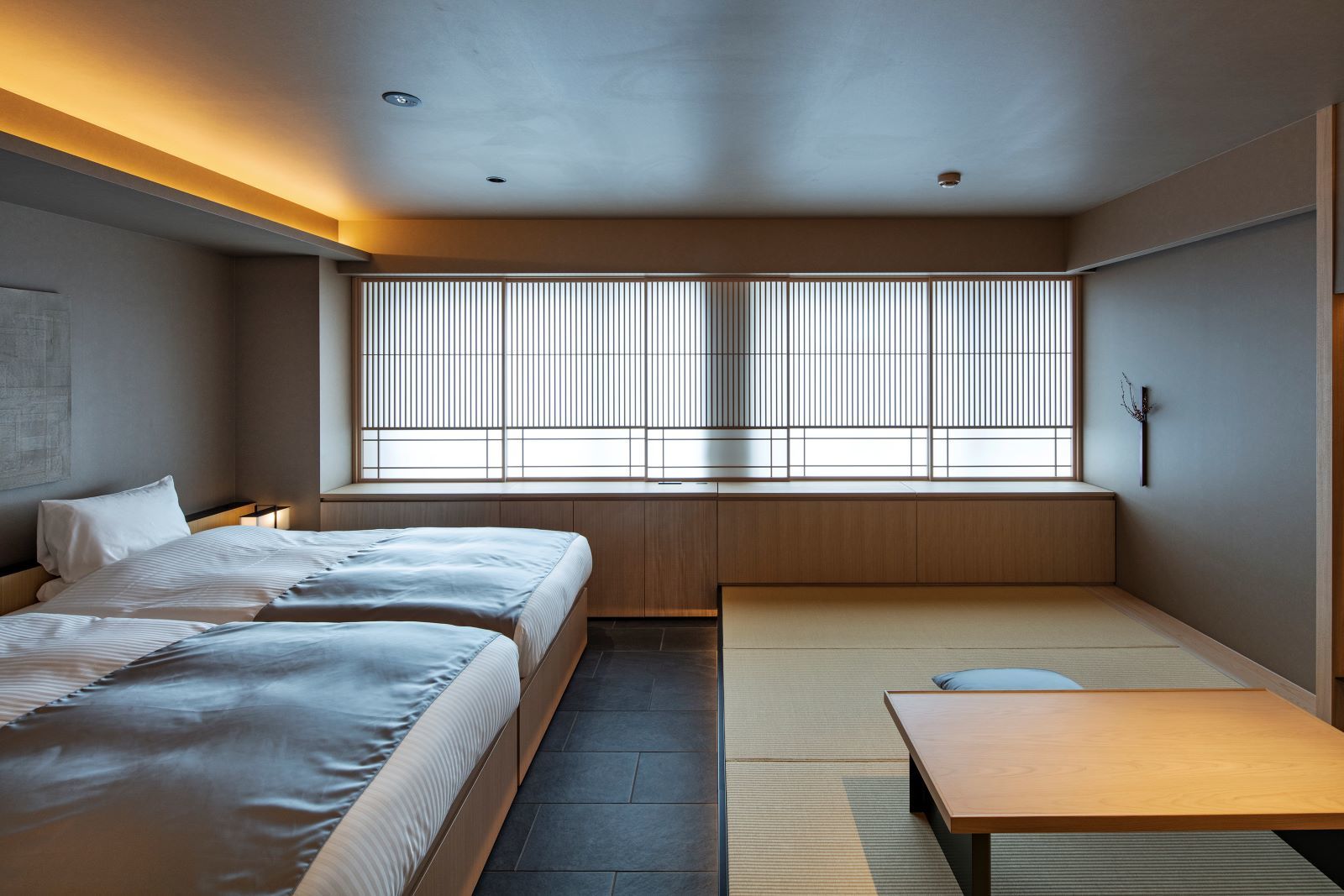 hotel tou nishinotoin kyoto touプレミアムツイン　35㎡　ベッド幅120ｃｍ
