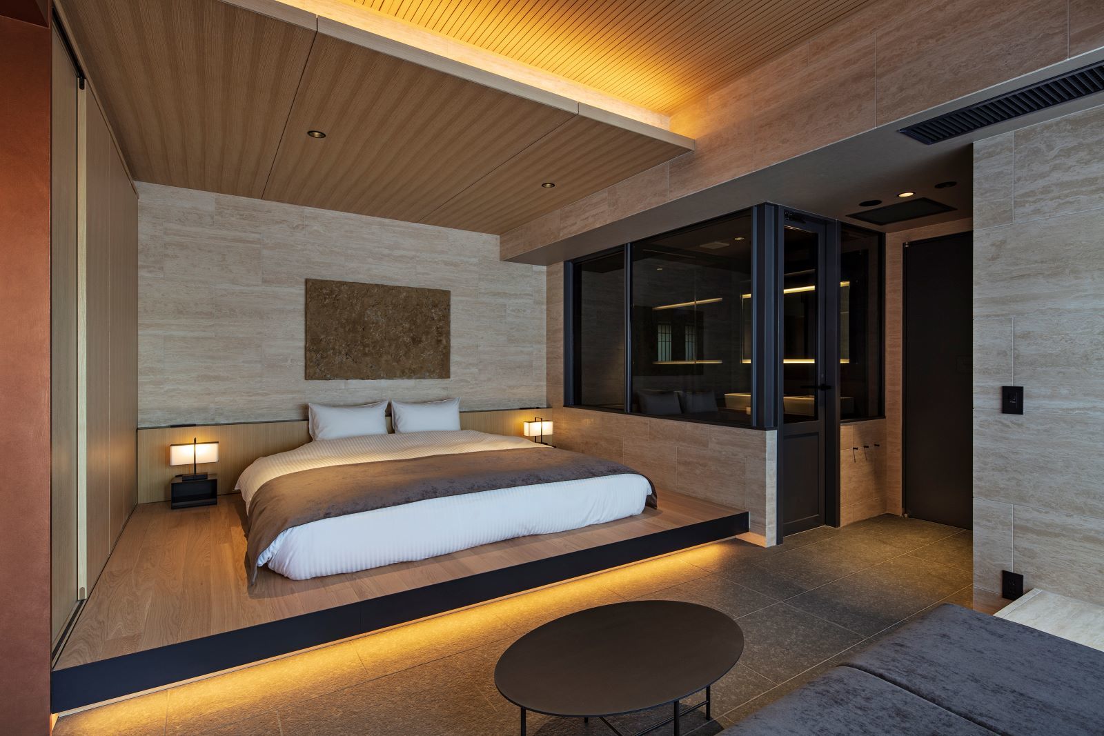 hotel tou nishinotoin kyoto テラス付touプレミアムキング　31㎡　ベッド幅200ｃｍ