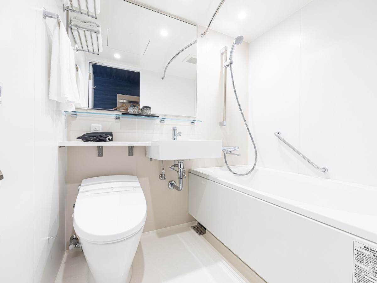 ラ・ジェント・ホテル京都二条 【スタンダードツイン】バス・トイレユニットです。