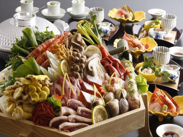 ホテル本能寺 【歴史人の味を味わう・信長鍋】信長も愛した味を味わう鍋♪ホテル本能寺オリジナル「信長鍋プラン」
