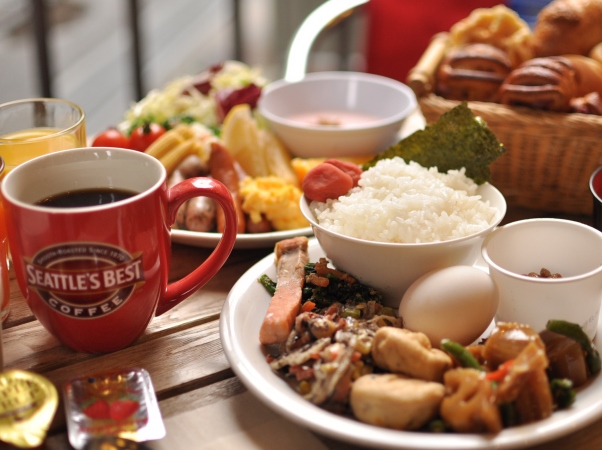 アパホテル〈京都駅前中央口〉 【朝食付き】一日の始まりはおいしい朝食から　【JR京都駅から徒歩３分！】