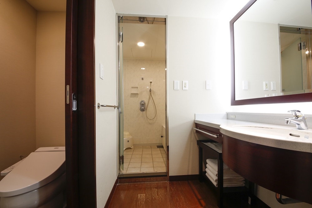 ホテル京阪　ユニバーサル・タワー 37平米以上のお部屋すべてバスとトイレがセパレートタイプ