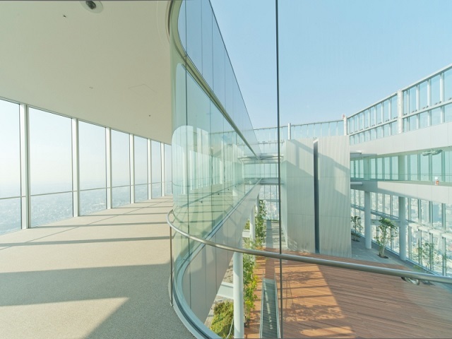 大阪マリオット都ホテル 【展望台入場券付】絶景スポット「ハルカス300」で 300m × 360° パノラマを体験！朝食付