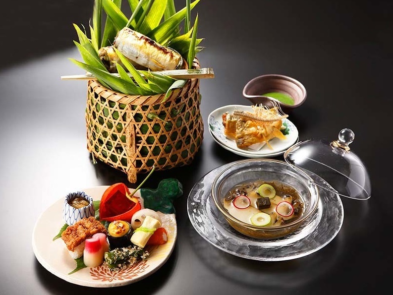 ホテルモントレ　ラ・スール大阪 【太閤会席】色鮮やかな前菜や煮物椀などがお愉しみ頂けるスタンダードな会席（一泊二食付） 