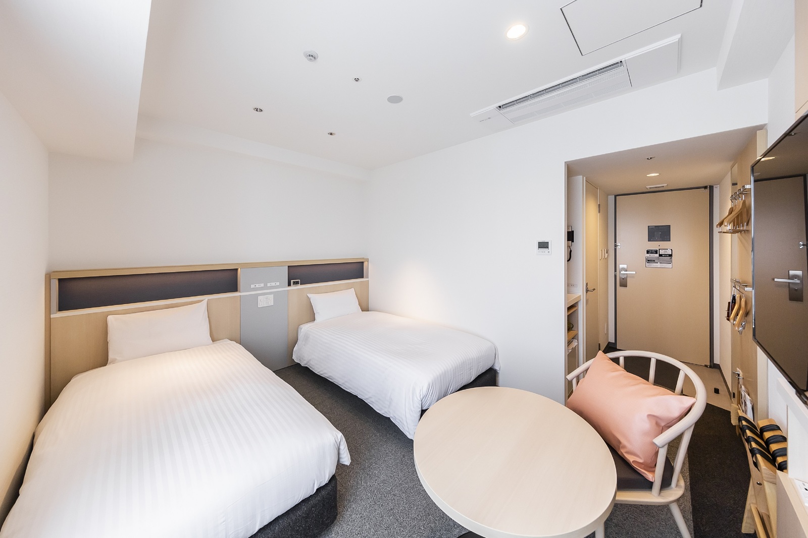 ヴィアインプライム心斎橋四ツ橋 部屋画像1