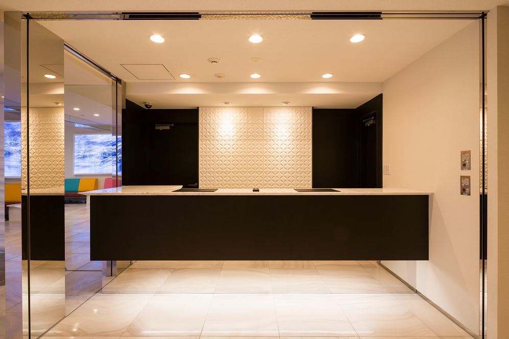SARASA HOTEL なんば フロントデスク